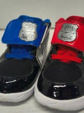 Nike Team Hustle D9 Mid Top Sneakers White Black Red Blue Toddler 5 Shoes